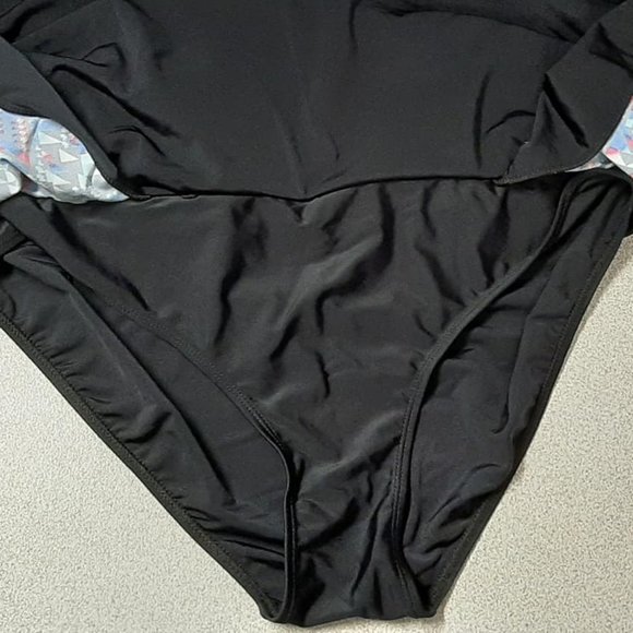 Swim suit bottoms ~ Size 2XL - Picture 2 of 3